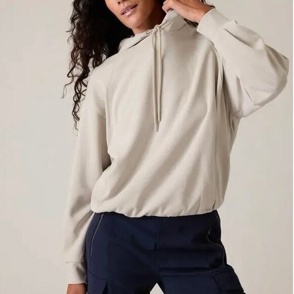 NWT Athleta Seasoft Bubble Hem Stretch Relaxed Fit Hoodie In Abalone Tan Small - Picture 1 of 10